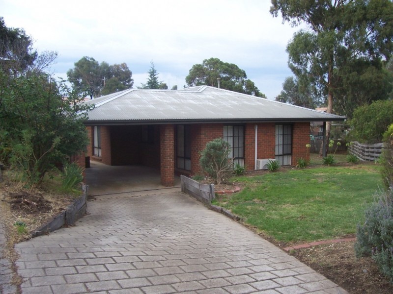 1/5 Biggs Court, Flora Hill VIC 3550