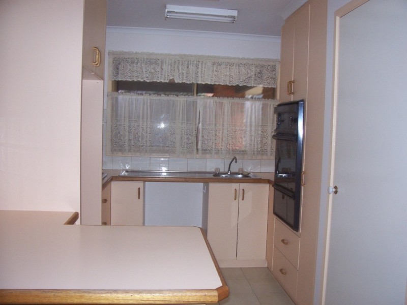 1/5 Biggs Court, Flora Hill VIC 3550