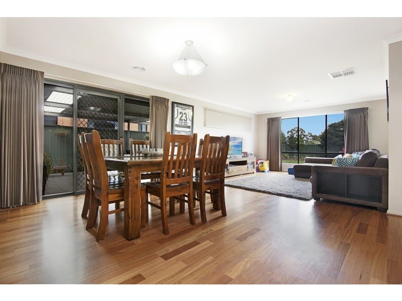 8 Arrawalli Avenue, Ascot VIC 3551