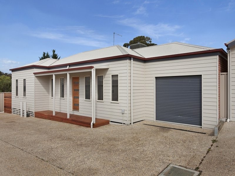 2/29 Macdougall, Golden Square VIC 3555