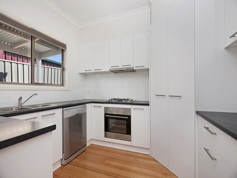 2/29 Macdougall, Golden Square VIC 3555
