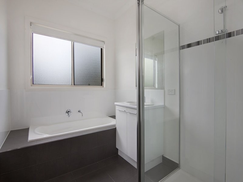 2/29 Macdougall, Golden Square VIC 3555