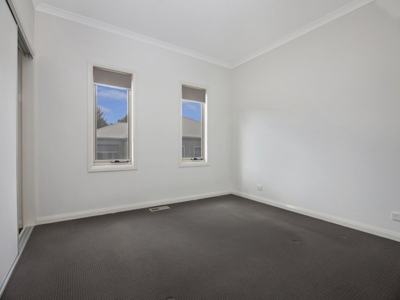 2/29 Macdougall, Golden Square VIC 3555