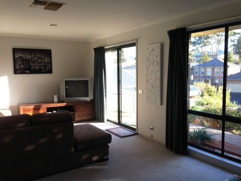 15 Proud Terrace, Flora Hill VIC 3550