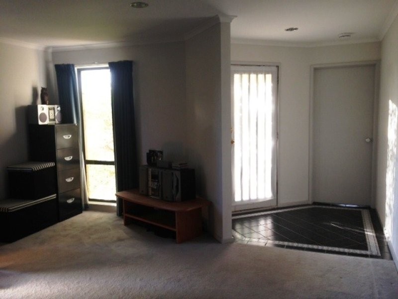 15 Proud Terrace, Flora Hill VIC 3550