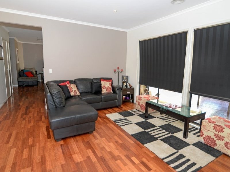 24 Verbeena Terrace, Epsom VIC 3551