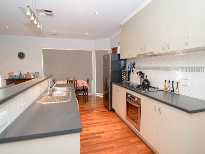 24 Verbeena Terrace, Epsom VIC 3551