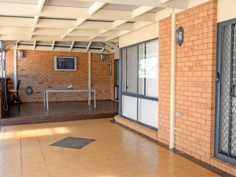 24 Verbeena Terrace, Epsom VIC 3551