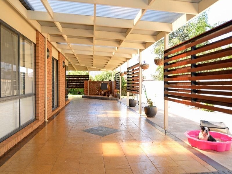 24 Verbeena Terrace, Epsom VIC 3551