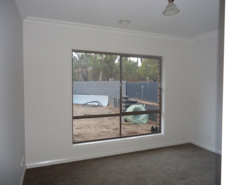 8 Kildonnan Place, Strathdale VIC 3550
