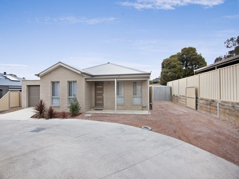 1/18A Emmett Street, Golden Square VIC 3555