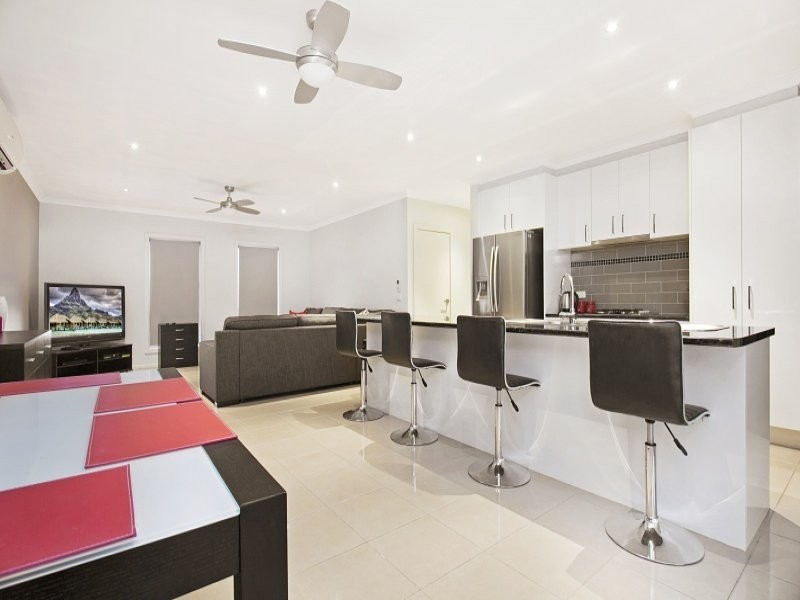1/18A Emmett Street, Golden Square VIC 3555