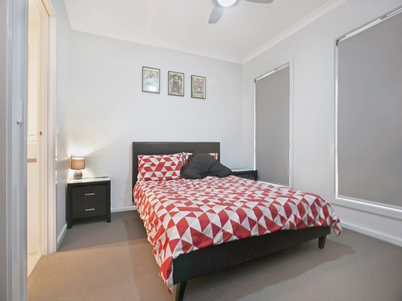 1/18A Emmett Street, Golden Square VIC 3555
