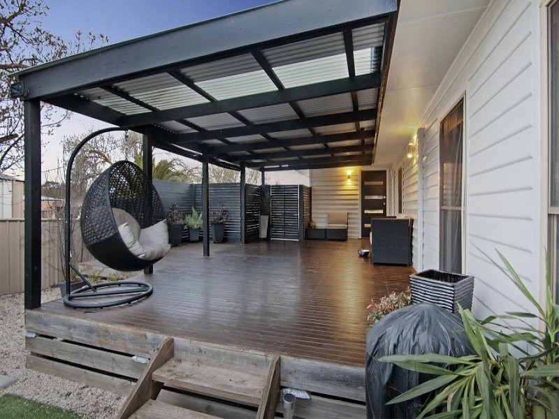 1A Whittaker Street, Quarry Hill VIC 3550