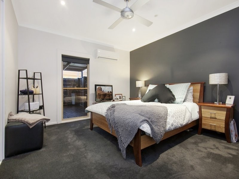 1A Whittaker Street, Quarry Hill VIC 3550