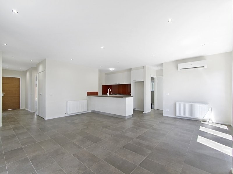 47 Race Street, Flora Hill VIC 3550