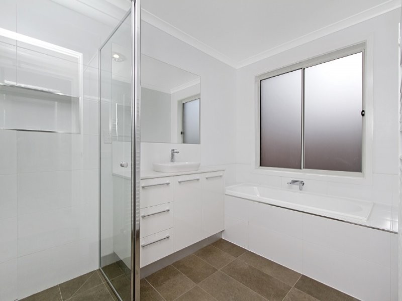 47 Race Street, Flora Hill VIC 3550