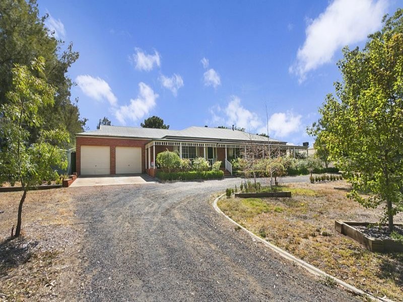 49 Edwards Road, Eaglehawk VIC 3556