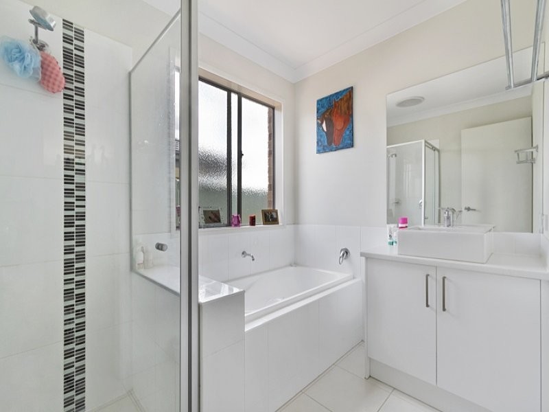 24 Caulfield Drive, Ascot VIC 3551