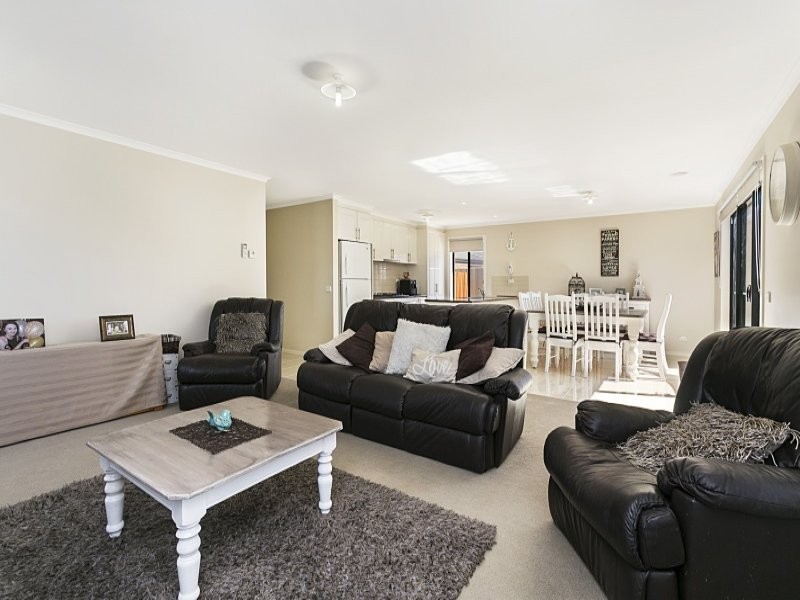 25 Arinya Close, Ascot VIC 3551