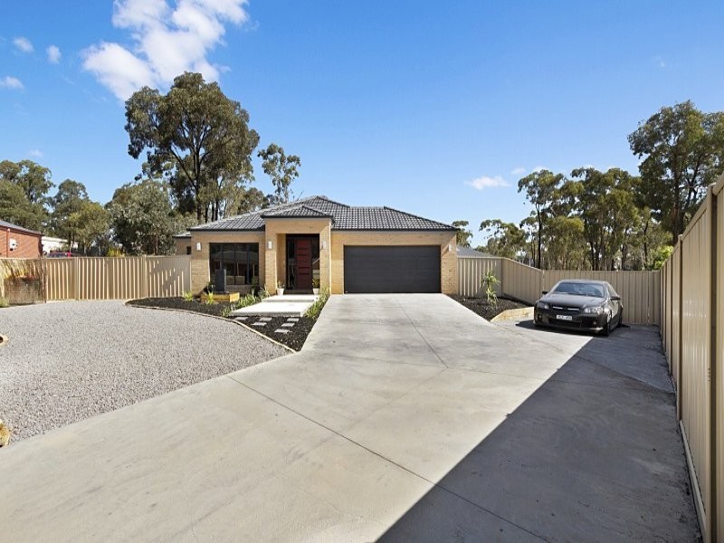 4 Buderim Court, Maiden Gully VIC 3551