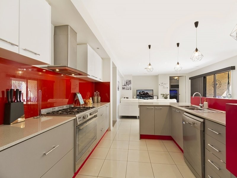 4 Buderim Court, Maiden Gully VIC 3551