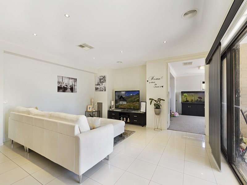 4 Buderim Court, Maiden Gully VIC 3551