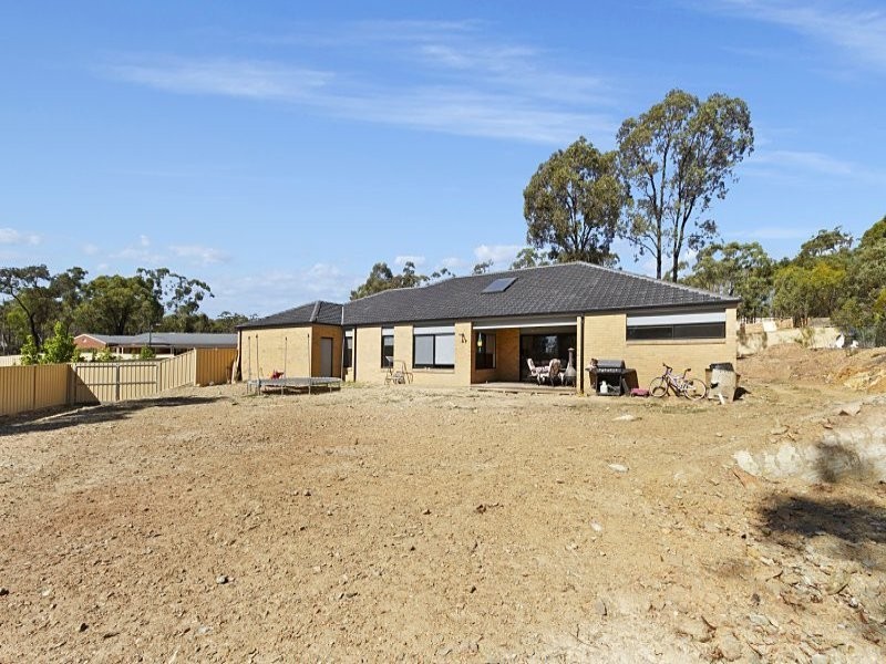 4 Buderim Court, Maiden Gully VIC 3551