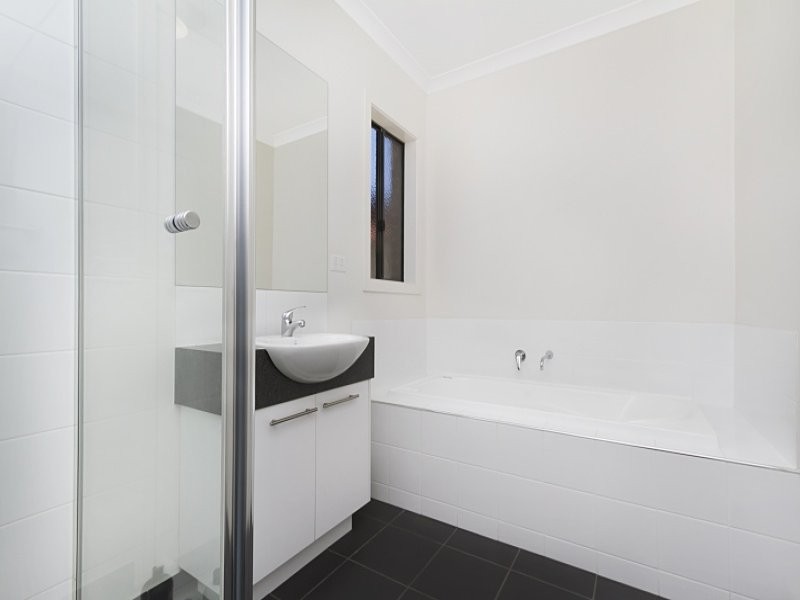 19 Imperial Court, California Gully VIC 3556