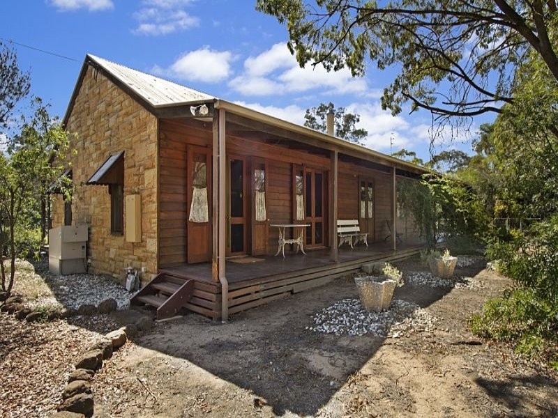 11 Fairway Drive, Ascot VIC 3551