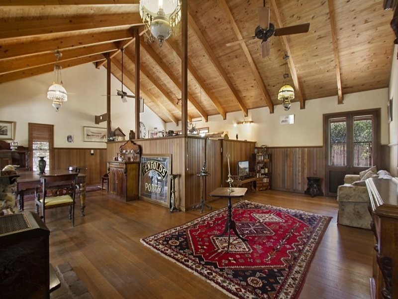 11 Fairway Drive, Ascot VIC 3551