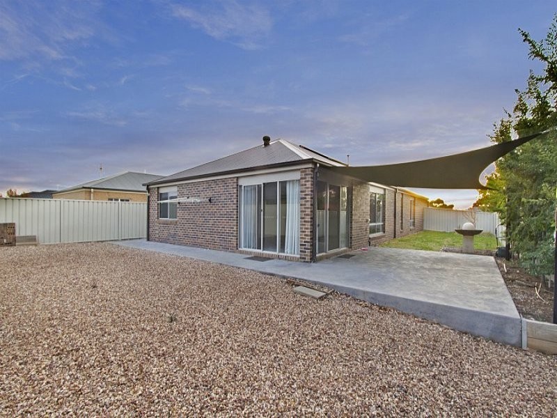 118 Myrtle Road, Ascot VIC 3551