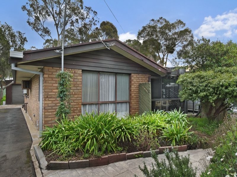 110 Crusoe Road, Kangaroo Flat VIC 3555