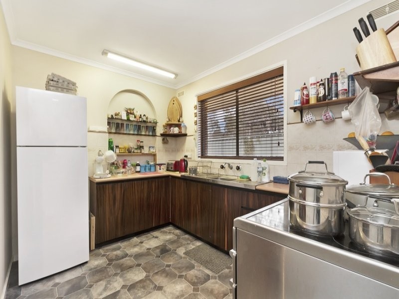 110 Crusoe Road, Kangaroo Flat VIC 3555