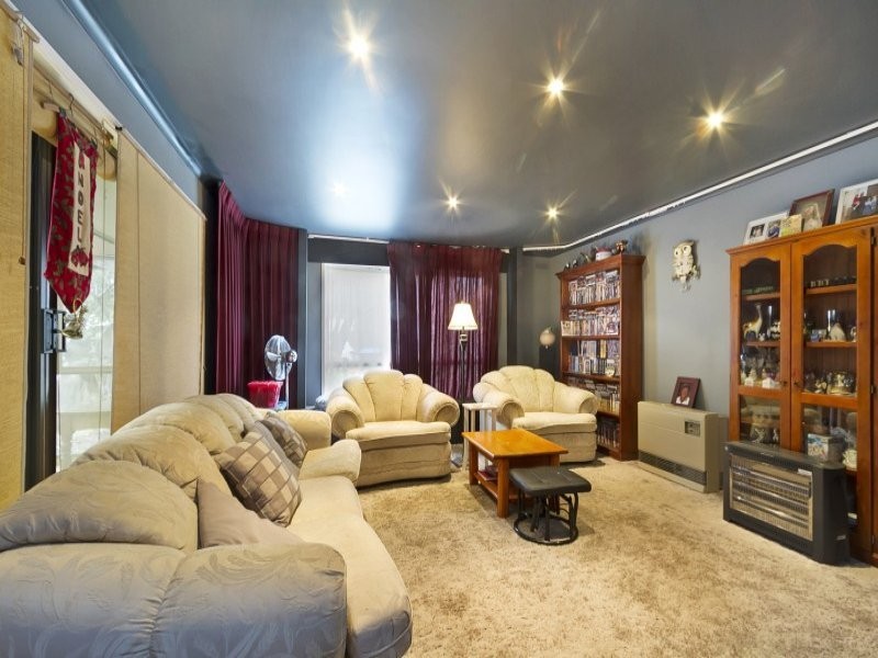 110 Crusoe Road, Kangaroo Flat VIC 3555