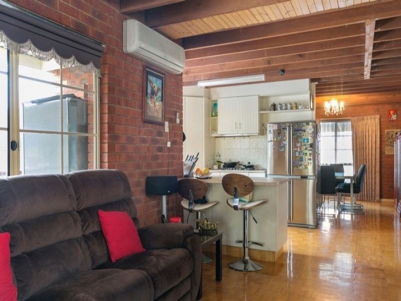 10 Michelle Drive, Maiden Gully VIC 3551