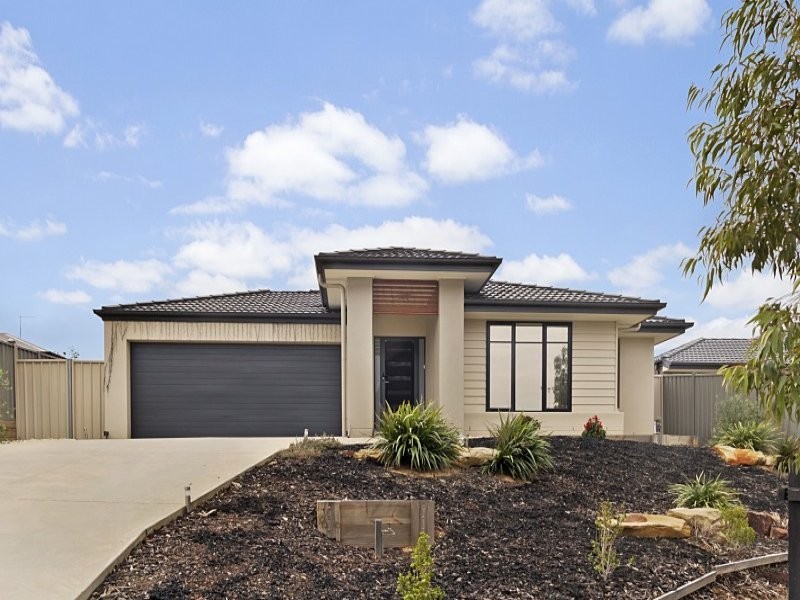 18 Freeman Drive, Kangaroo Flat VIC 3555