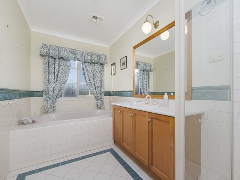 3 Keogh Drive, Spring Gully VIC 3550