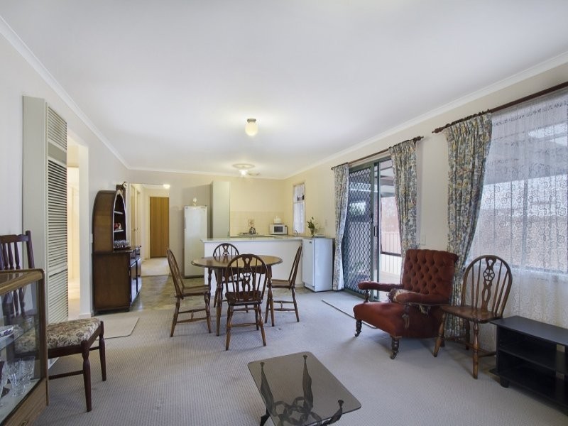4 Liepoldt Rise, Golden Square VIC 3555