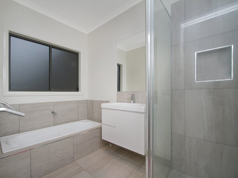 1/20A MacDougall Road, Golden Square VIC 3555