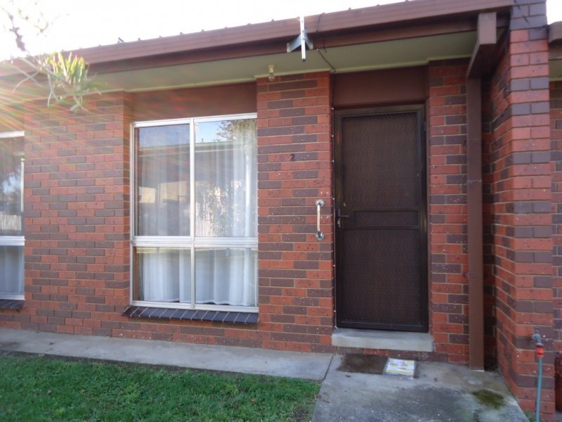 2/15 Church Street, Kangaroo Flat VIC 3555