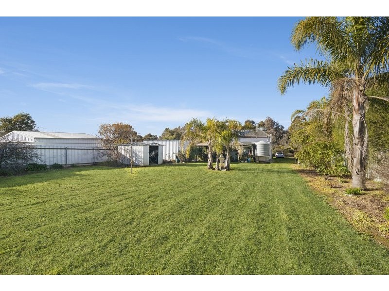 23 Jobs Gully Road, Eaglehawk VIC 3556