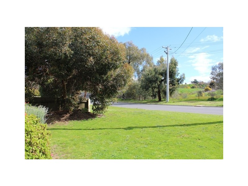6 Elwood Street, Golden Square VIC 3555