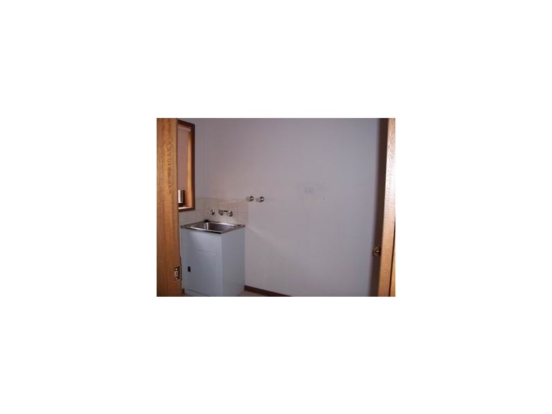 1/8 Ningana Drive, Strathdale VIC 3550