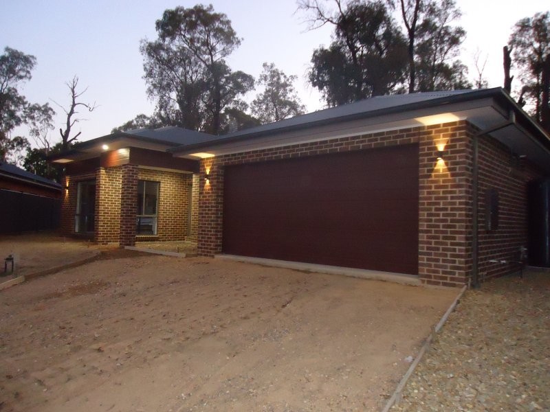 8 Kildonnan Place, Strathdale VIC 3550