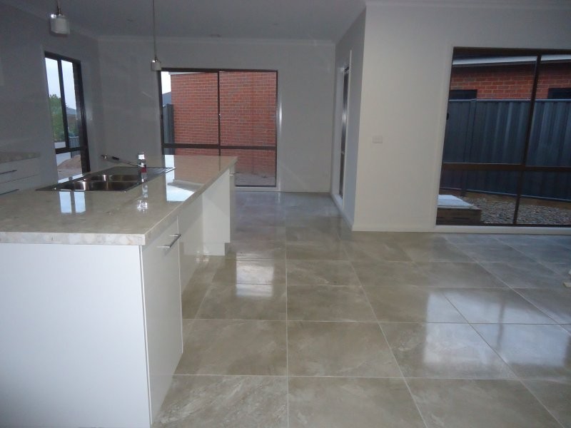 8 Kildonnan Place, Strathdale VIC 3550