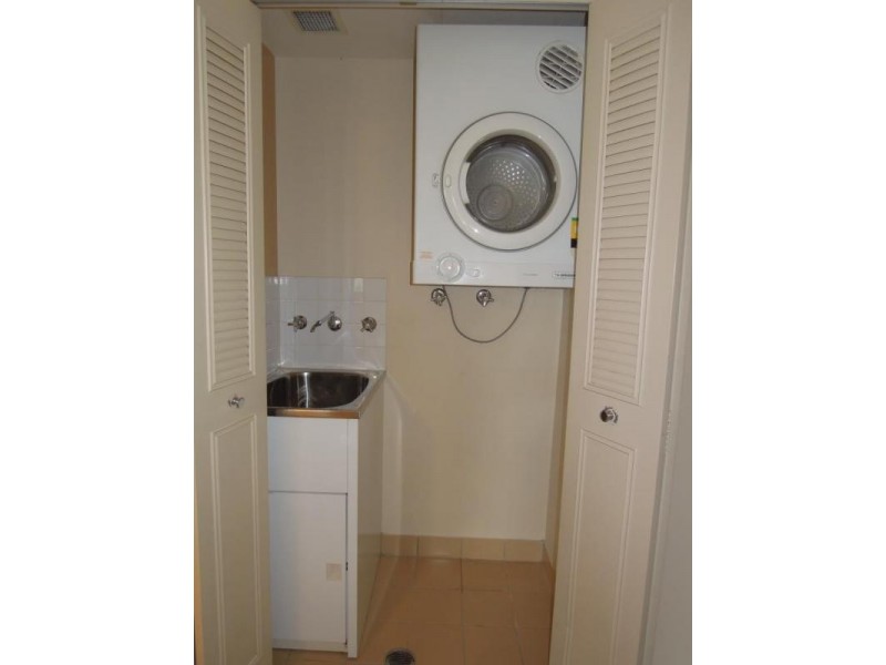 818/2A Help Street, Chatswood NSW 2067