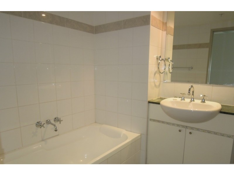 2105/2A Help Street, Chatswood NSW 2067