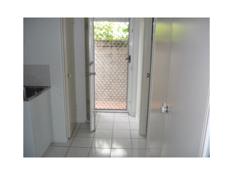 2/60 Lowth Street, Rosslea QLD 4812