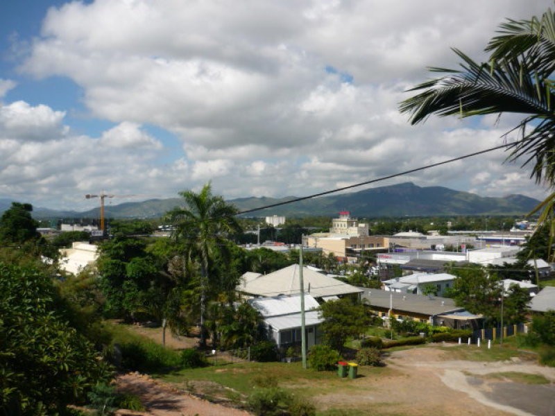 2/383 Walker Street, Townsville City QLD 4810